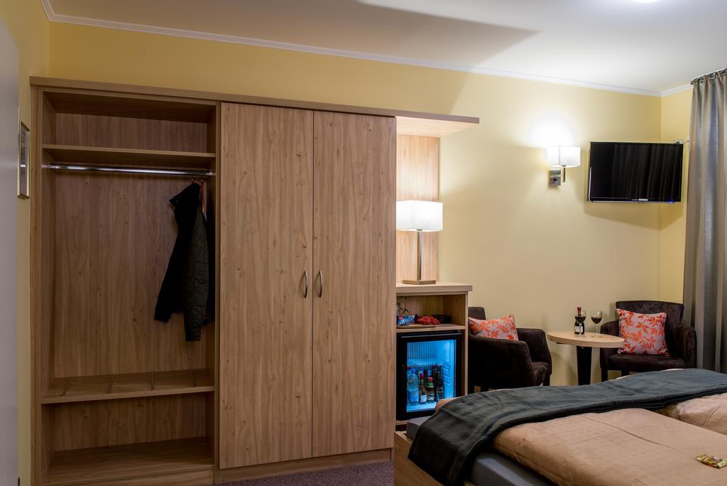 Landhotel Zur Post Bad König Pokoj fotografie