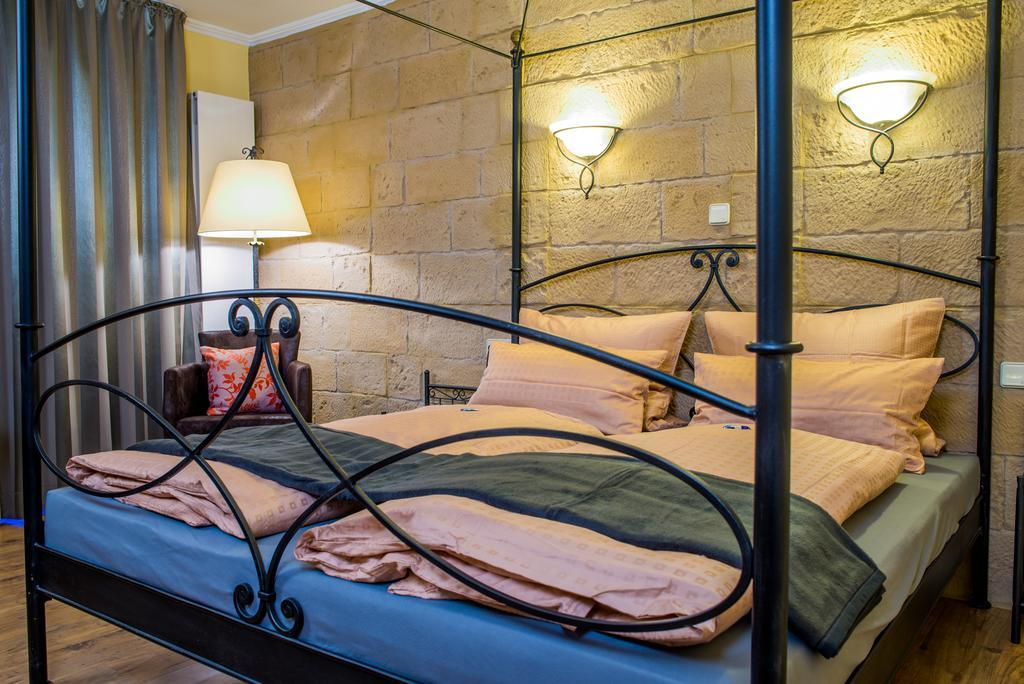Landhotel Zur Post Bad König Pokoj fotografie